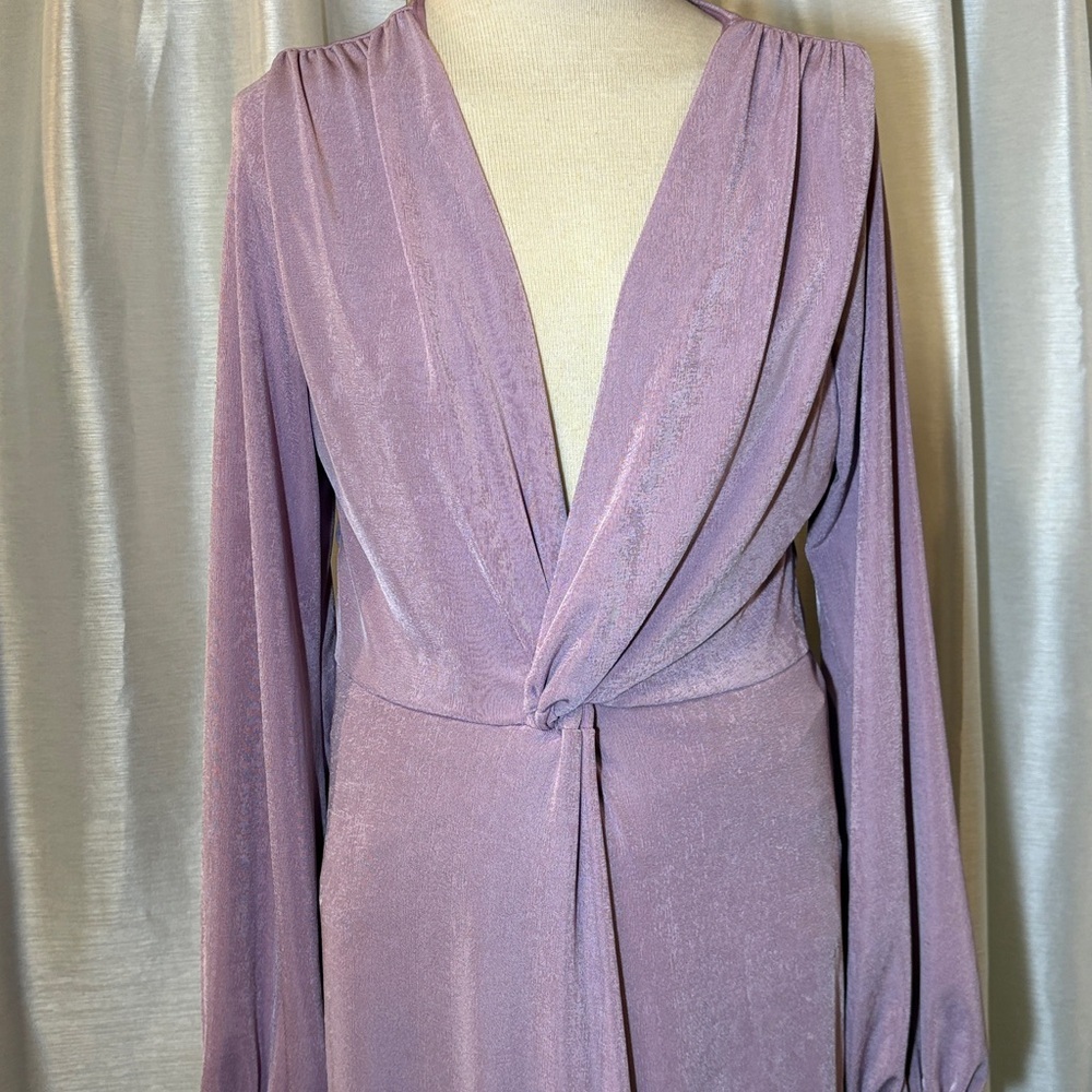 Elegant Lilac Long-Sleeve Draped Evening Dress - Picture 8 of 16